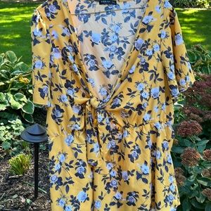 Women’s 3X shirt sleeve blouse yellow with floral design Brand Shein